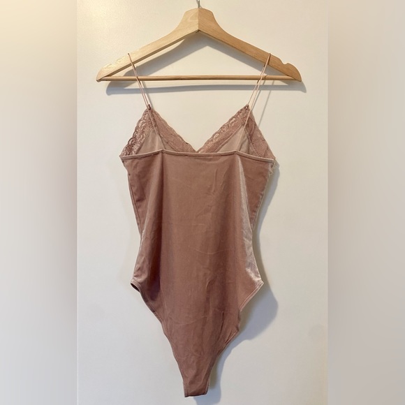 Forever 21 Dusty Pink Velvet Body Suit - Picture 3 of 3